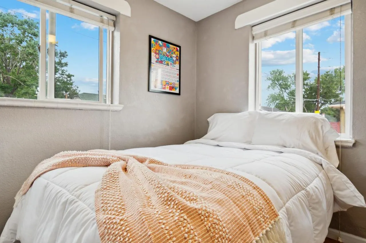 Apartment Apt Close To Empower Field Pepsi Center & More Denver