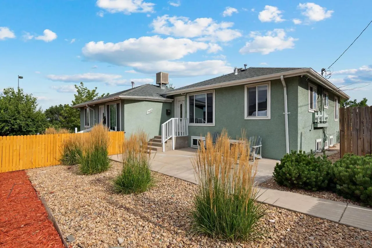 Apt Close To Empower Field Pepsi Center & More Denver